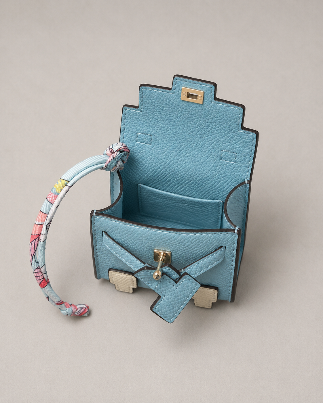Аксесоар за дамска чанта - Hermès Kelly Doll Picto Bag Charm