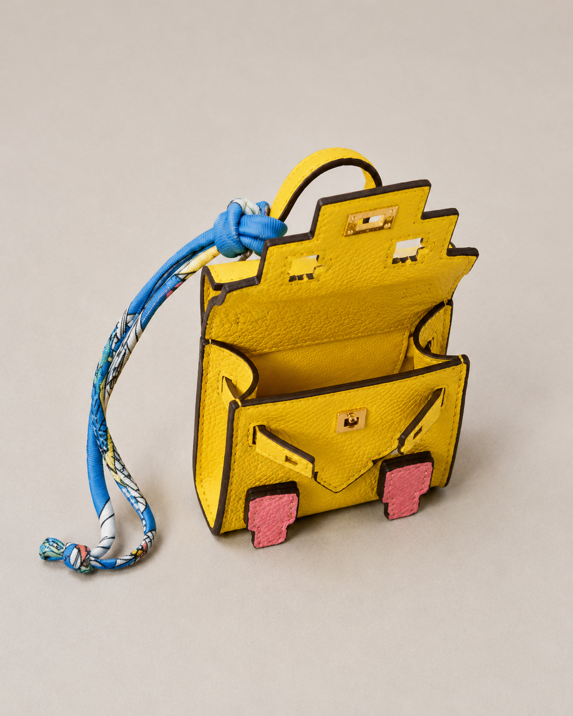 Аксесоар за дамска чанта - Hermès Kelly Doll Picto Bag Charm