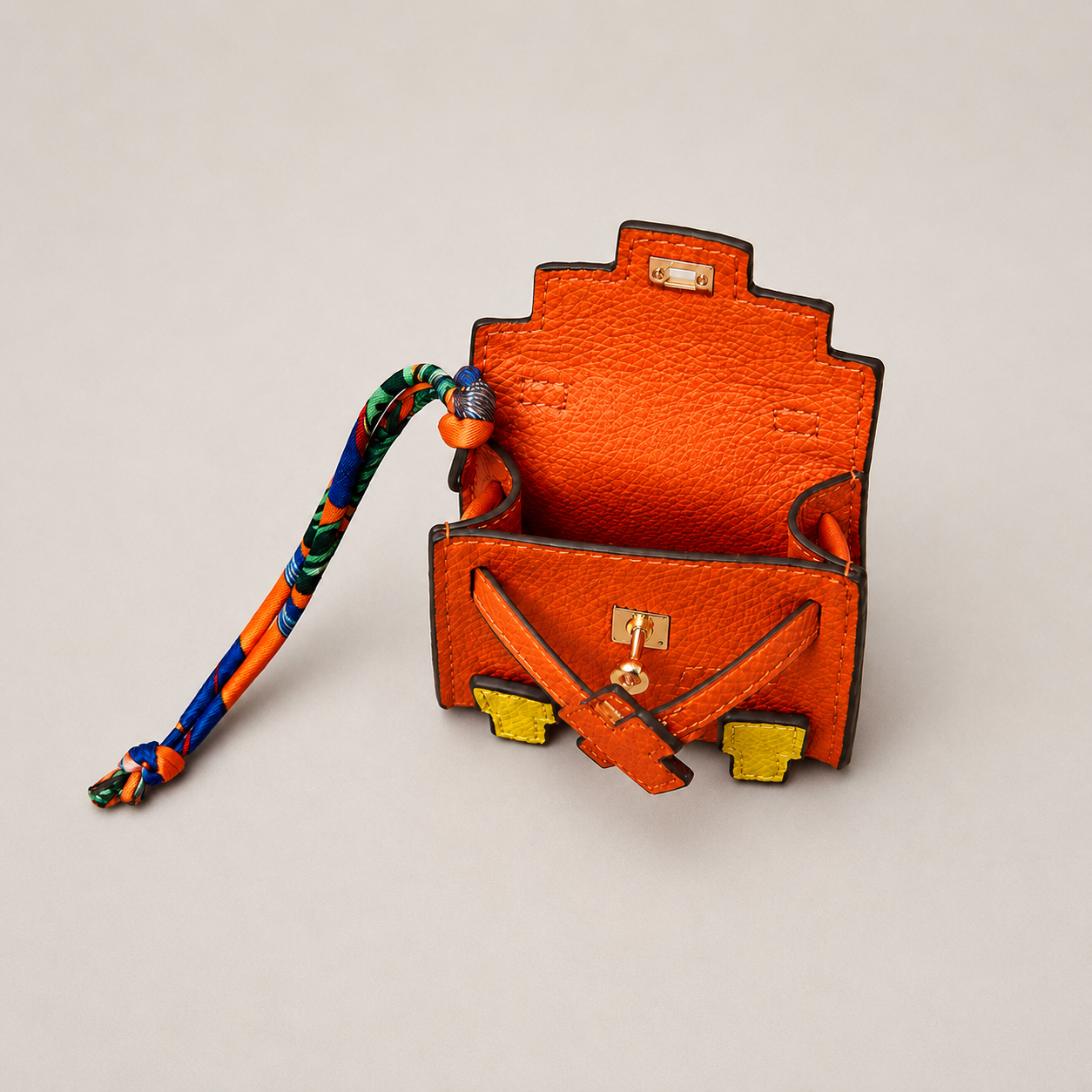 Аксесоар за дамска чанта - Hermès Kelly Doll Picto Bag Charm