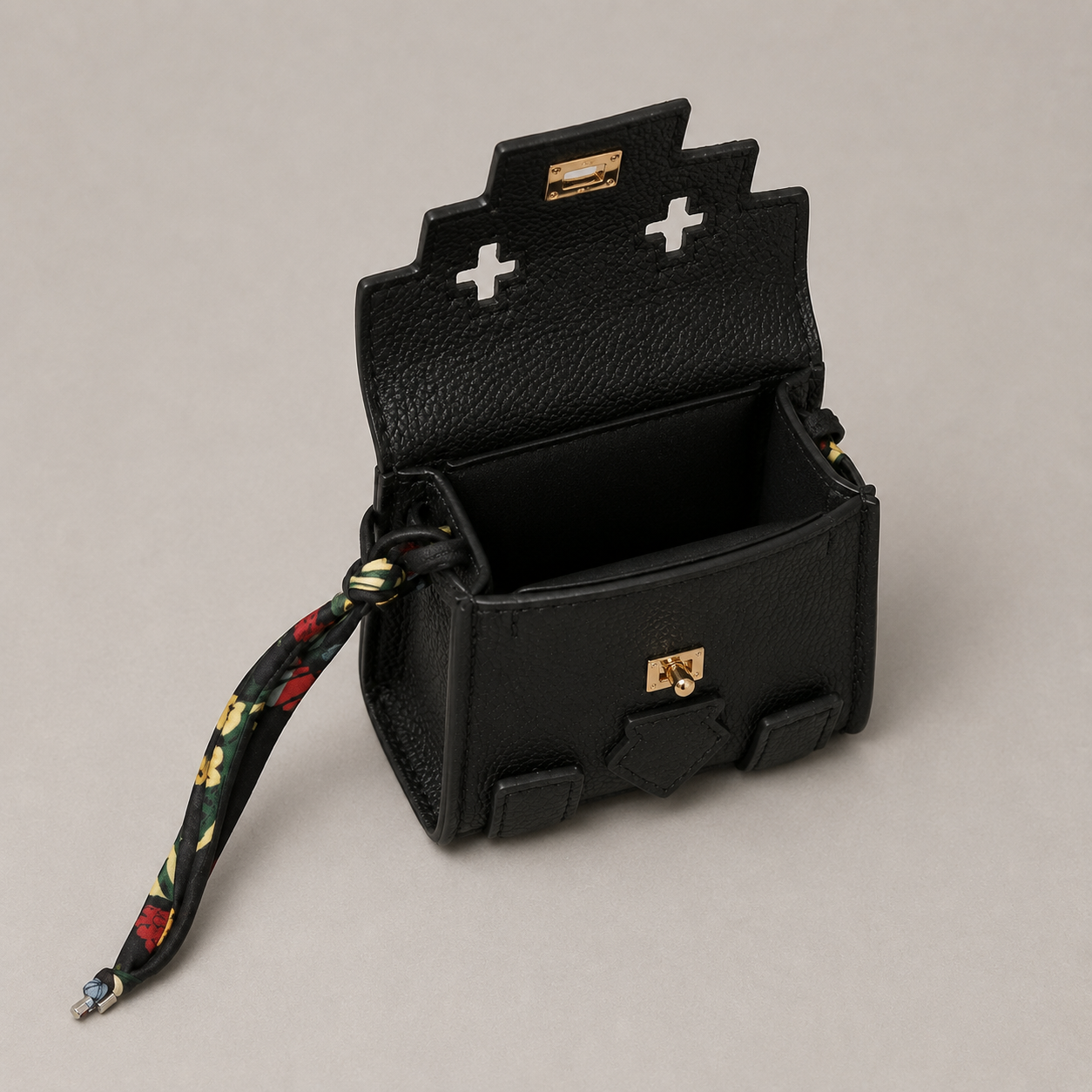 Аксесоар за дамска чанта - Hermès Kelly Doll Picto Bag Charm