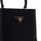Дамска чанта - Prada Panier Small Saffiano Leather Bag – Black - естествена Saffiano кожа